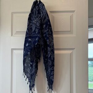 American Eagle Outfitters Elegant Navy Paisley Scarf